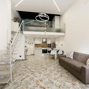 Apartment House Aury, Syrakus
